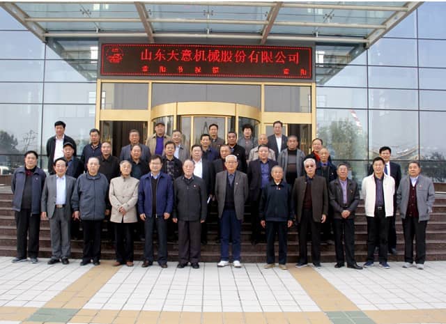 兗州區(qū)人大、政協(xié)領(lǐng)導(dǎo)蒞臨天意機(jī)械參觀考察